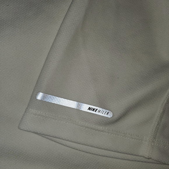 Nike dry fit tee - size M - Picture 3 of 4